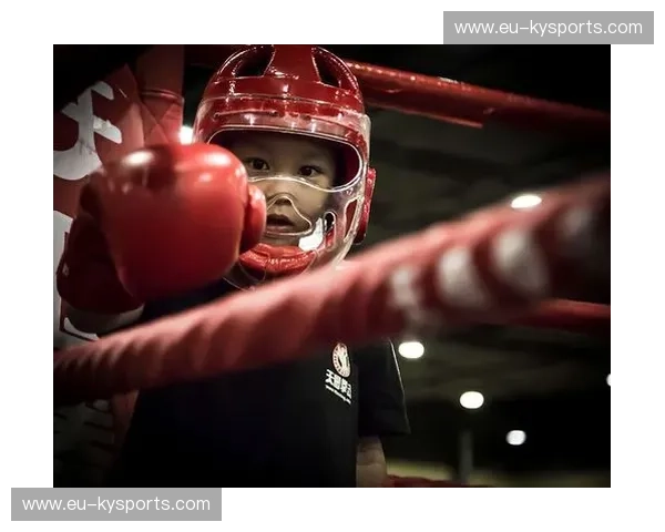 拳击的刚猛与武术的灵动：一场跨越时空的较量